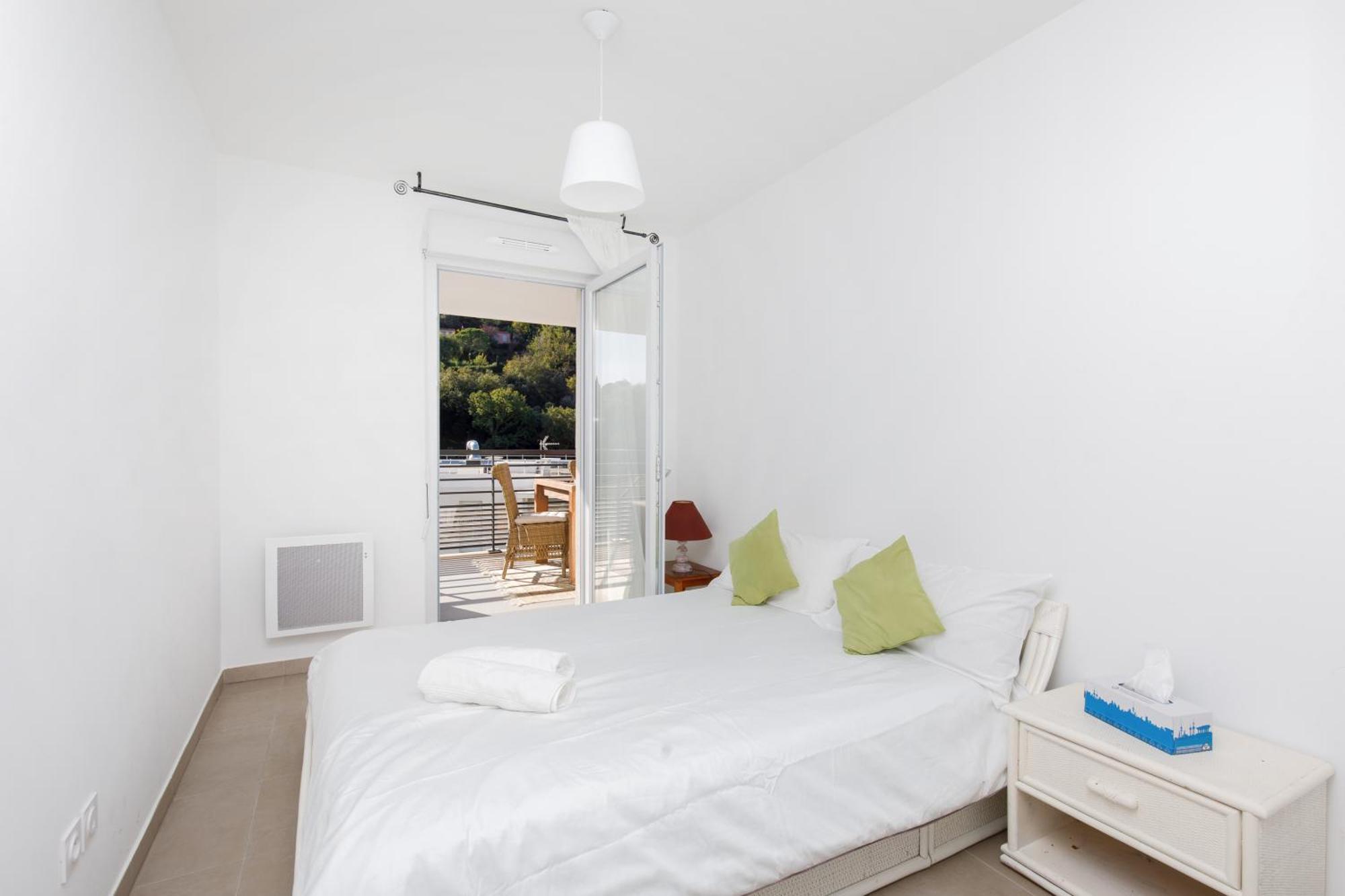 Lovely 2 Bedroom Condo With Pool ヴァロリス エクステリア 写真