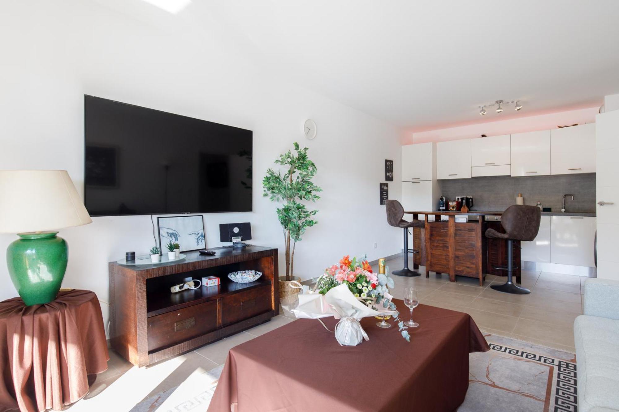 Lovely 2 Bedroom Condo With Pool ヴァロリス エクステリア 写真